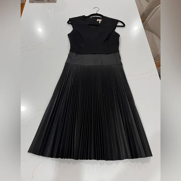 Rebecca Taylor V-Neck Faux Leather / Knit Dress | Size 0 | Black - Picture 3 of 7
